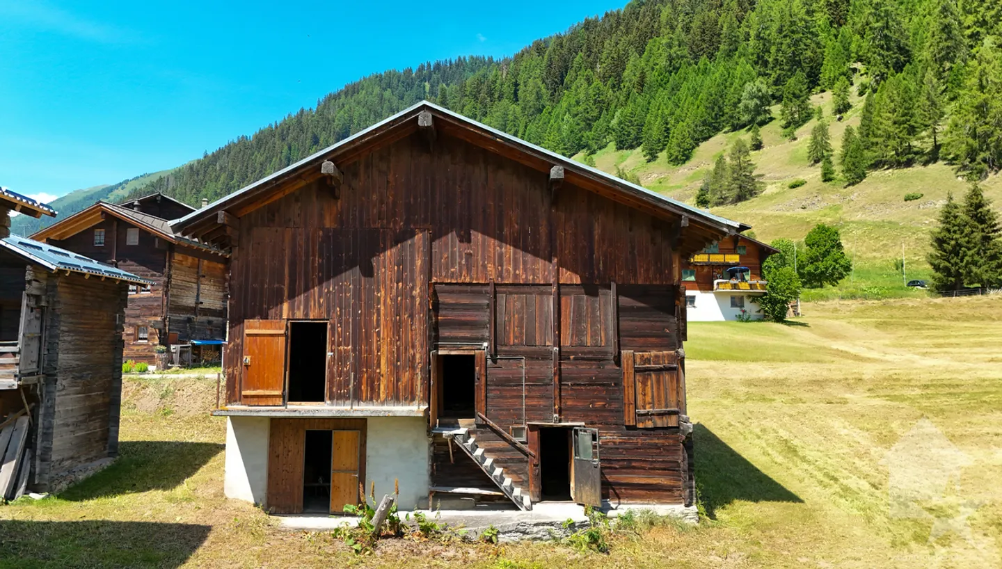 Traditional Barn for Primary Residences - Photo 6 of 9