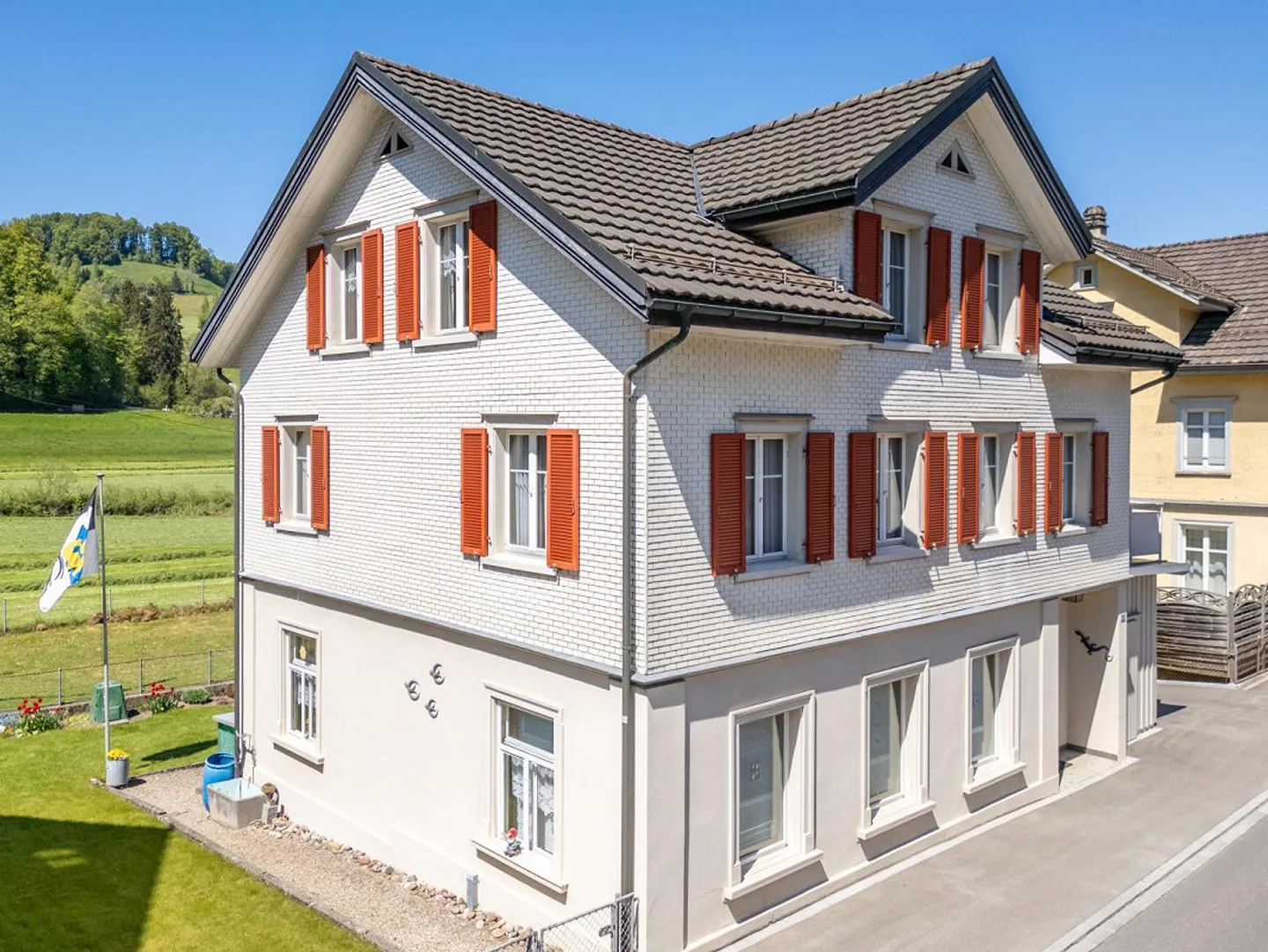 6-Zi. Einfamilienhaus mit flexibler Nutzung - Foto 1 von 11