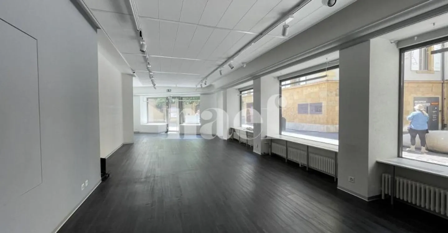 Modular commercial space in the heart of Neuchâtel - 3 usable levels - Photo 2 of 8