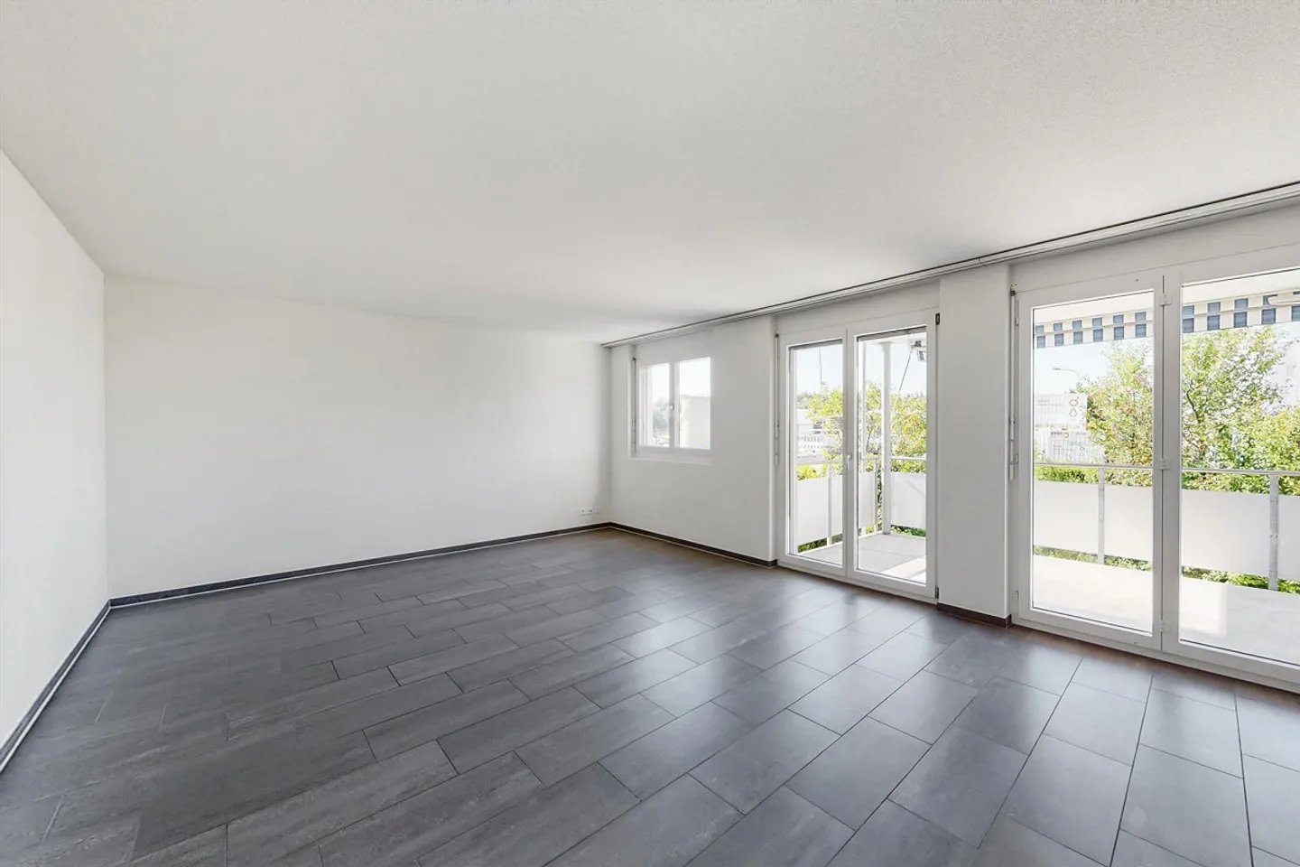 Appartement familial spacieux et moderne à Niederhasli - Photo 4 sur 9