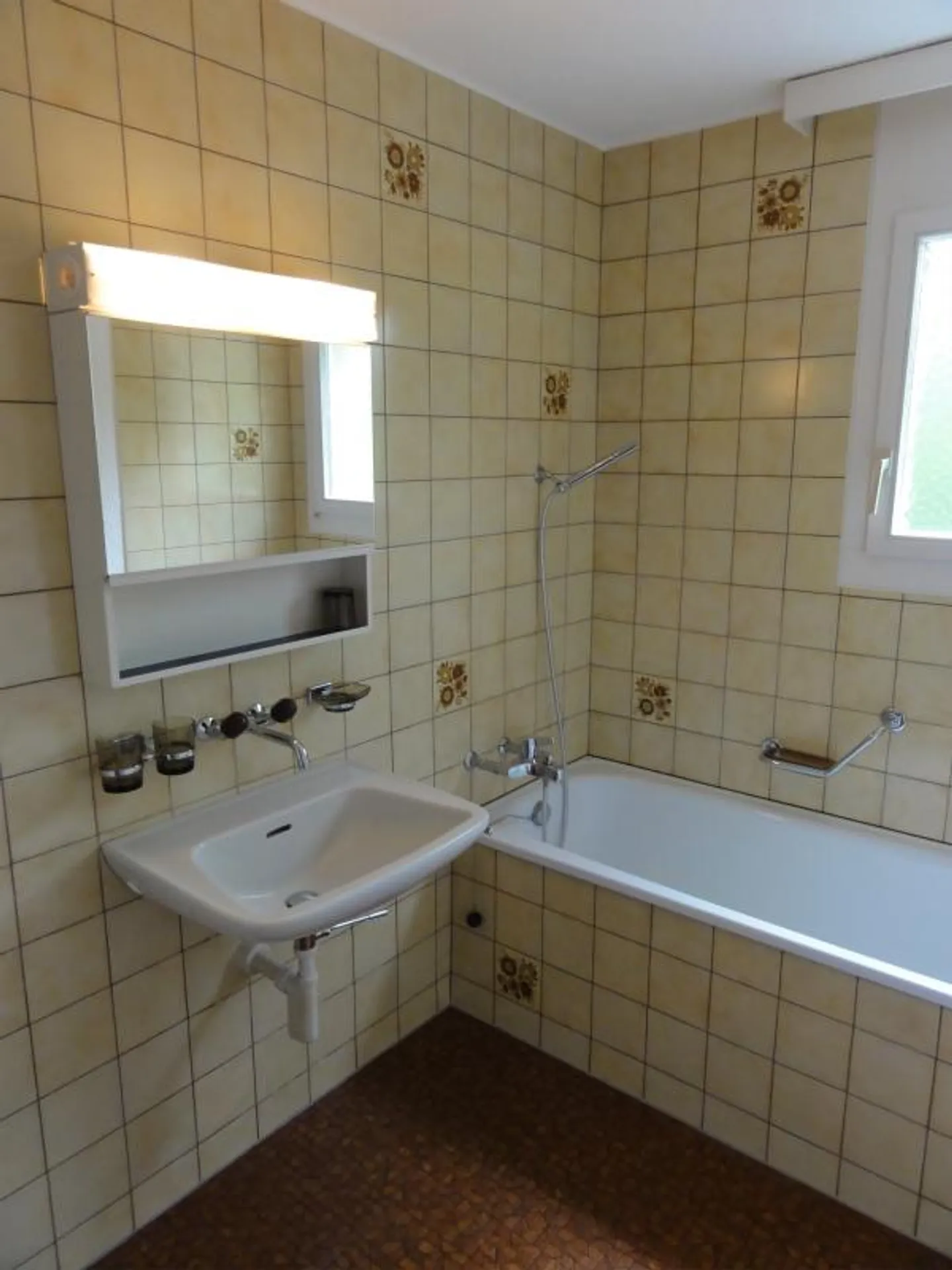 Spacious 4.5-room apartment in a quiet location on the edge of the village - Photo 7 of 15