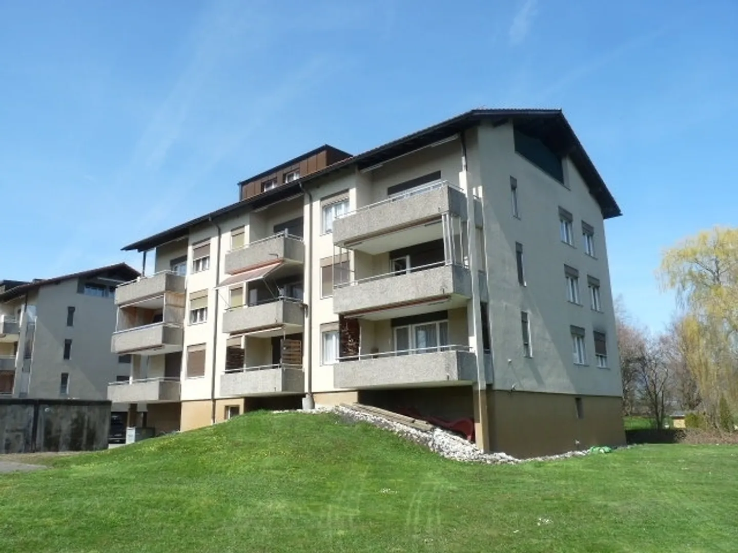 Spacious 4.5-room apartment in a quiet location on the edge of the village - Photo 15 of 15