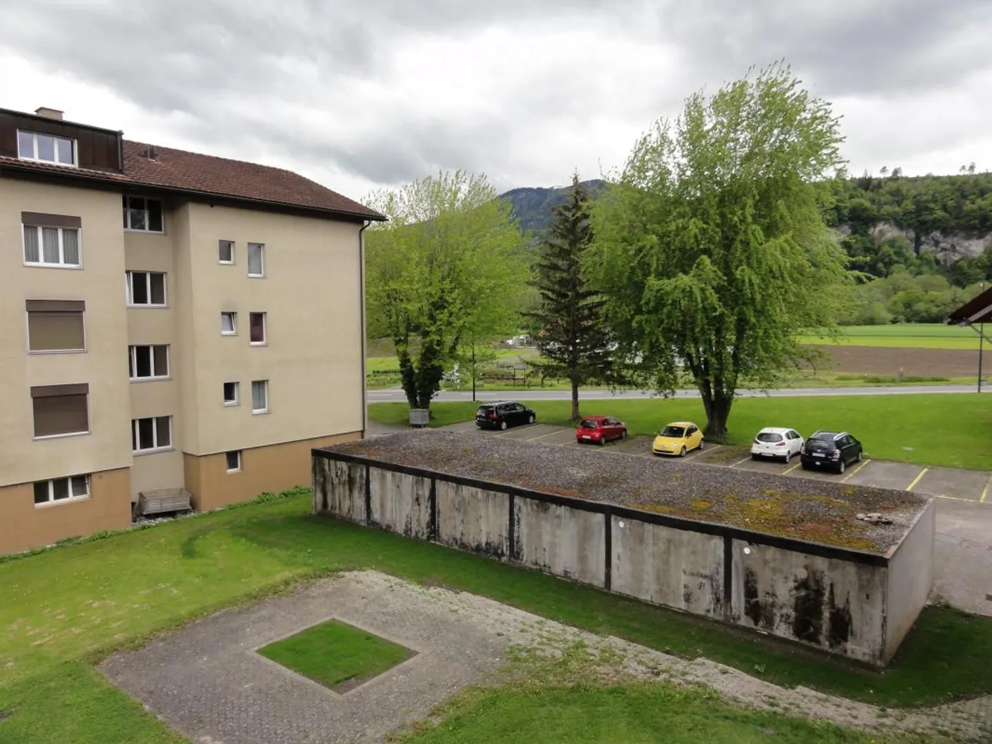 Spacious 4.5-room apartment in a quiet location on the edge of the village - Photo 14 of 15