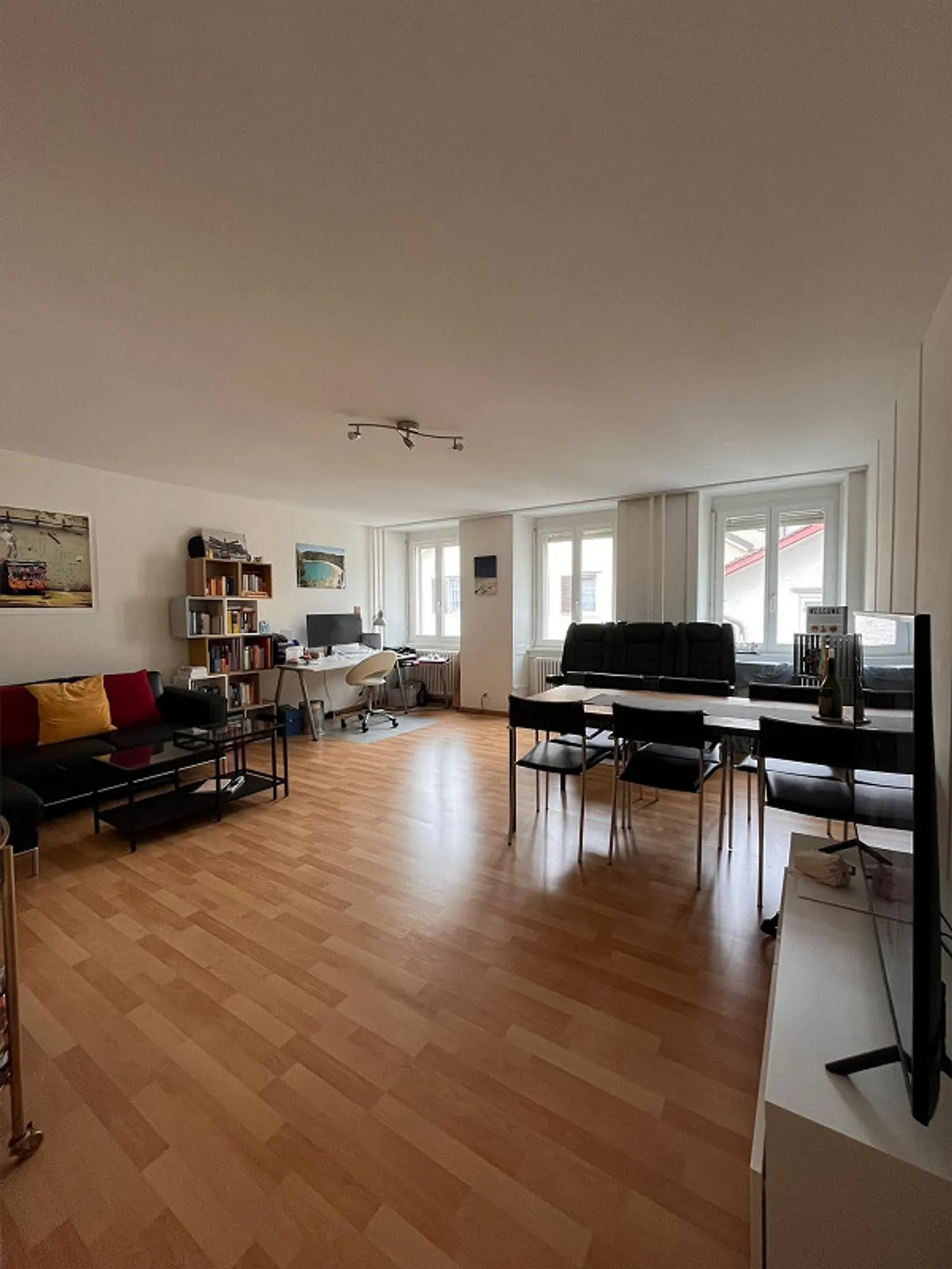 Appartement 2,5 pièces sur Neustadtgasse avec petit balcon - Photo 2 sur 8