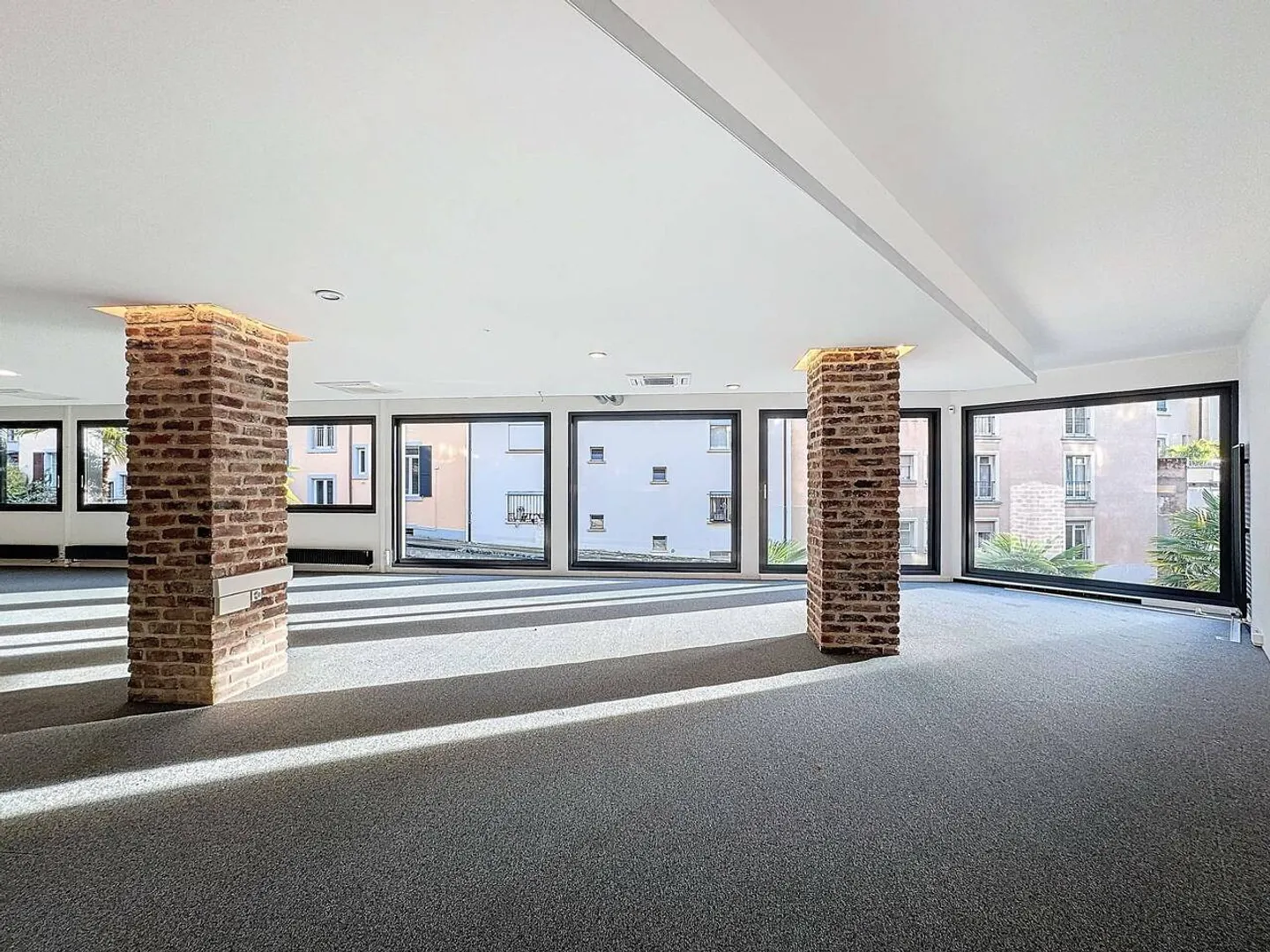 Spazio amministrativo in centro città - Foto 2 di 11