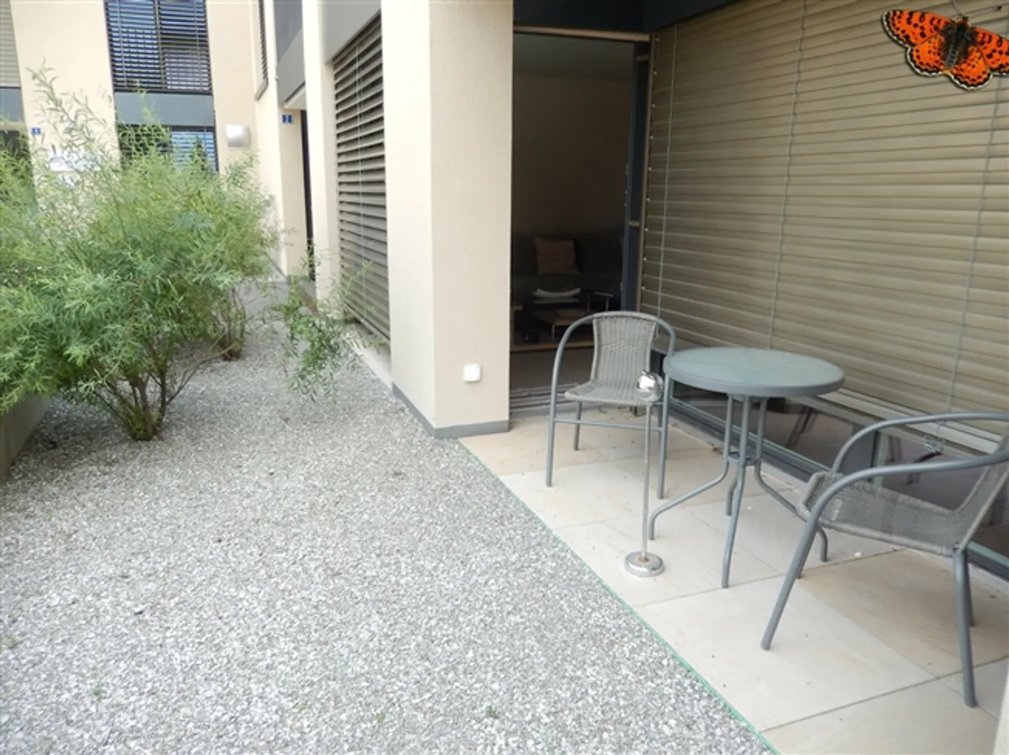BEAU 2 1/2 PIÈCES - Avec Terrasse ! - Photo 3 sur 6