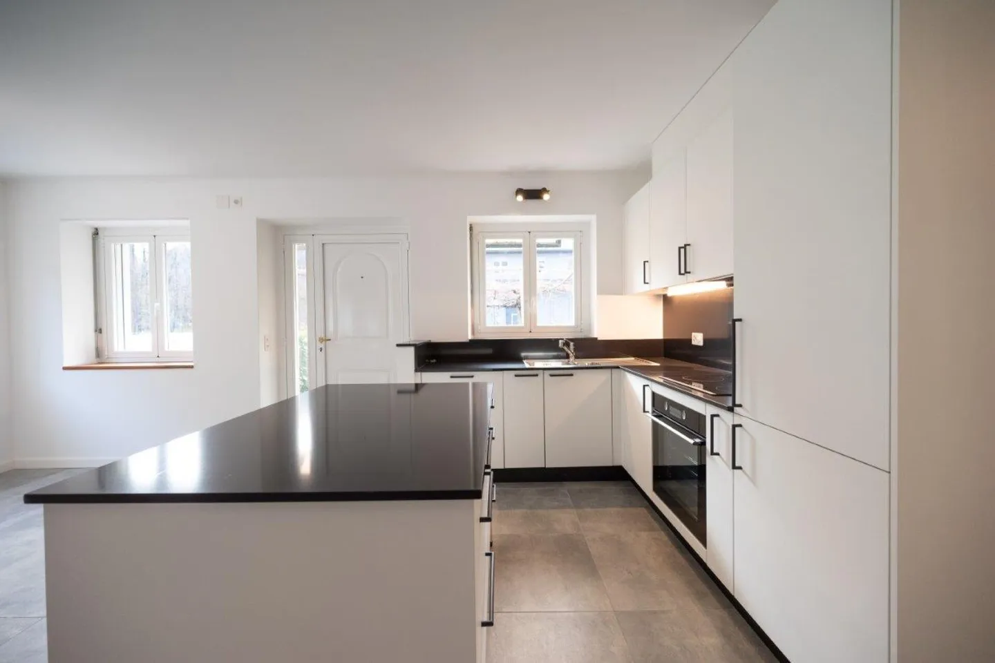4.5 Room Apartment in Two-Family House - Photo 5 of 13