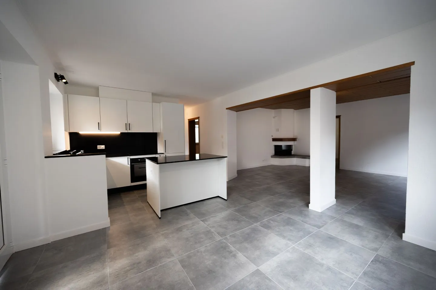 4.5 Room Apartment in Two-Family House - Photo 6 of 13
