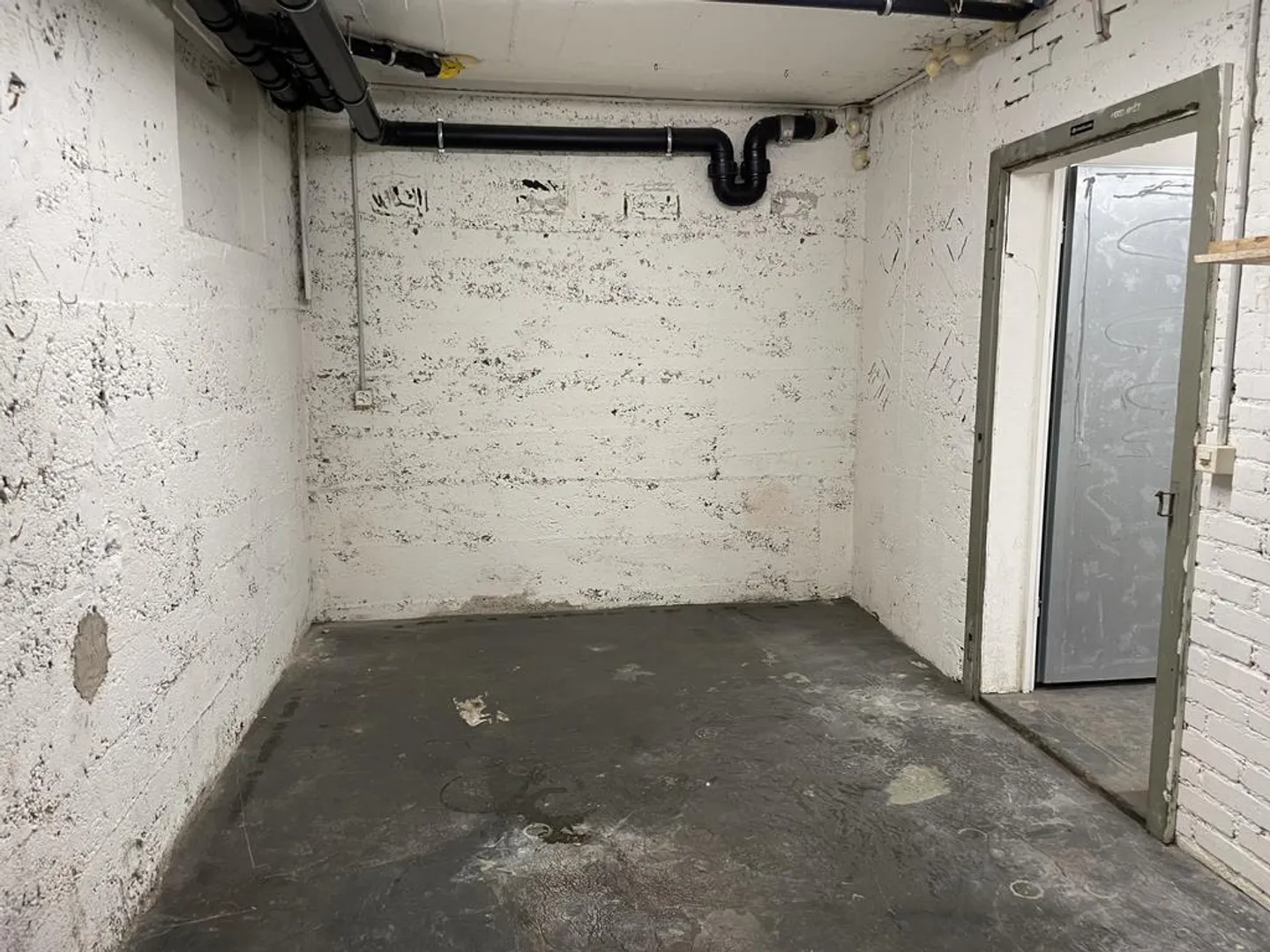 Stanza hobby o di stoccaggio nell'area Carba - Foto 6 di 7