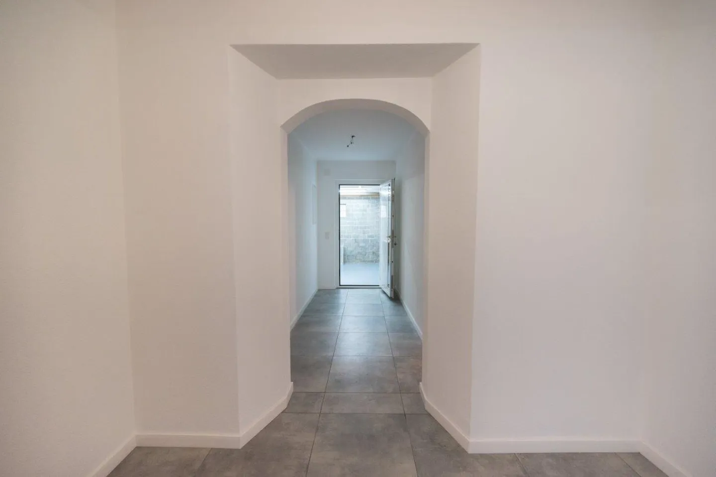 4.5 Room Apartment in Two-Family House - Photo 8 of 13