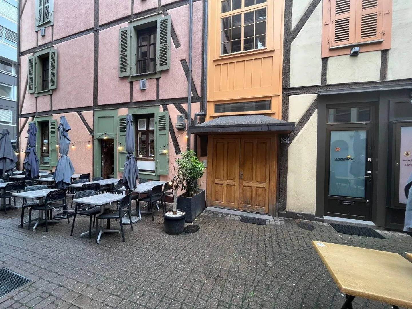 Charming Restaurant in Eaux-Vives - Photo 3 of 3