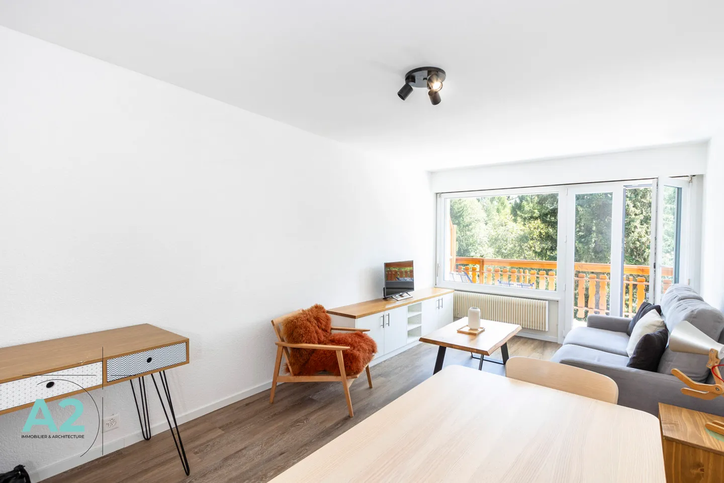 Renovated studio available for annual rental - Photo 3 of 13