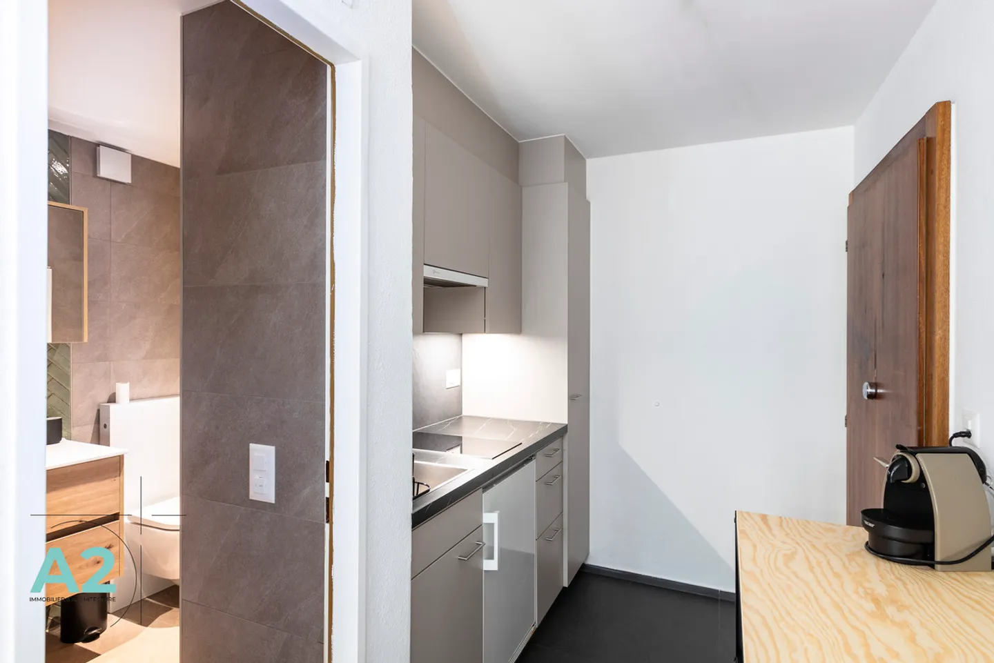 Renovated studio available for annual rental - Photo 4 of 13