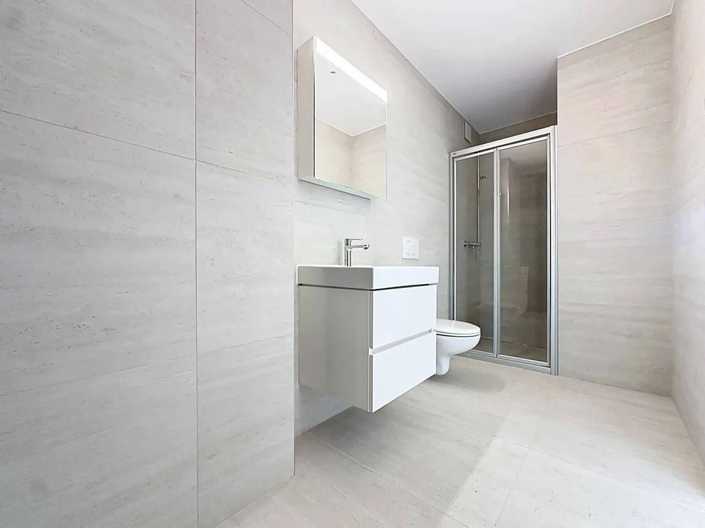 Appartamento straordinario di 5,5 stanze al piano terra con terrazza e giardino privato con vista sul lago - Foto 9 di 13