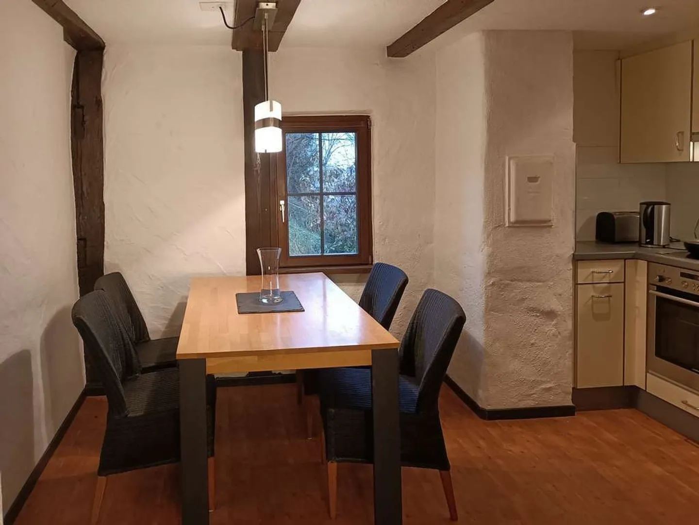 Appartement dans un immeuble ancien à 3 minutes du lac - Photo 1 sur 10