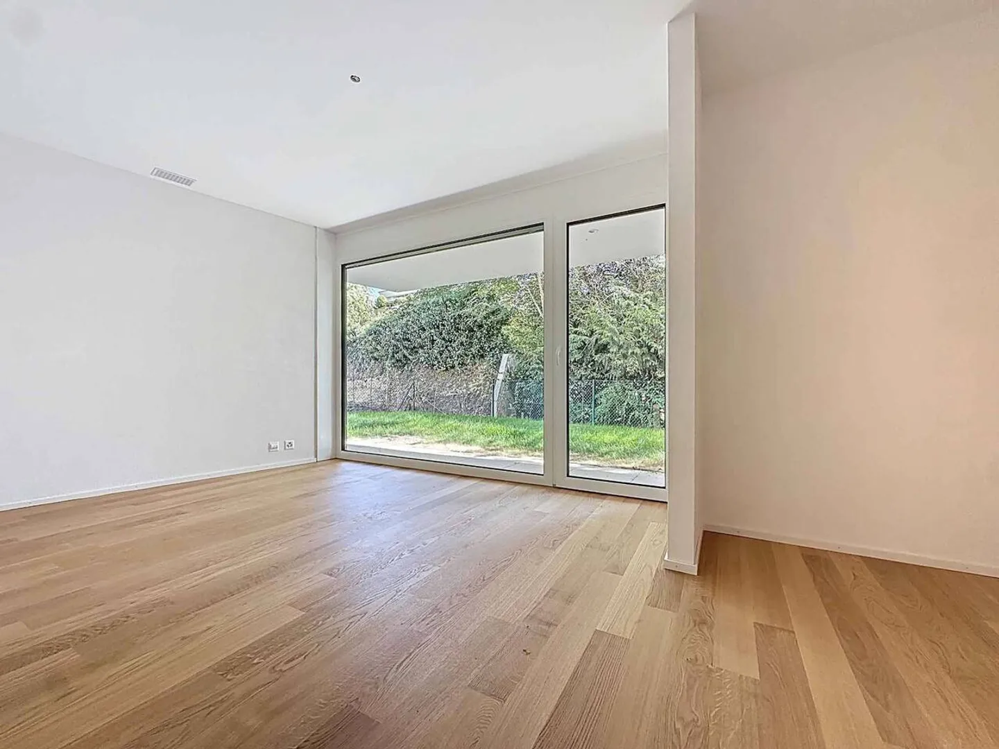 Appartamento straordinario di 5,5 stanze al piano terra con terrazza e giardino privato con vista sul lago - Foto 6 di 13