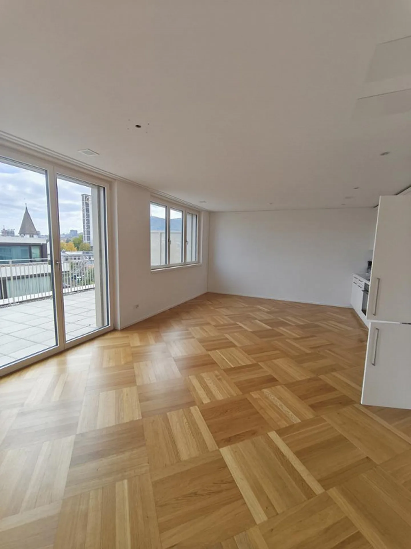 Central residential location with large terrace - Photo 2 of 11