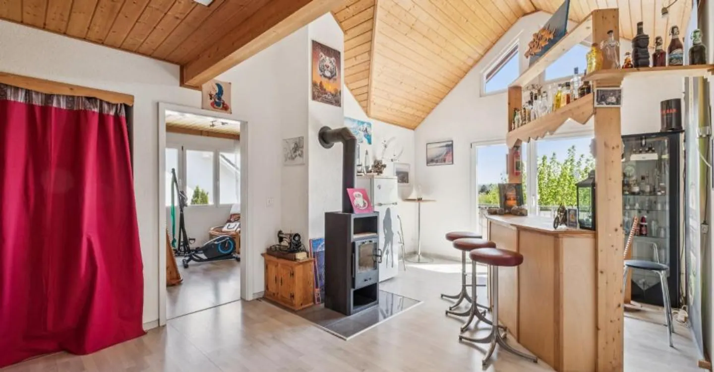 Geräumiges Familienhaus mit Garten - Foto 5 von 13