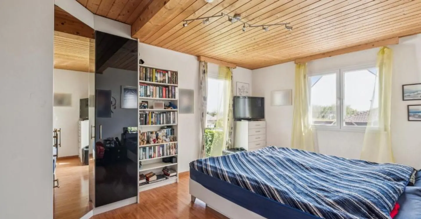 Geräumiges Familienhaus mit Garten - Foto 6 von 13
