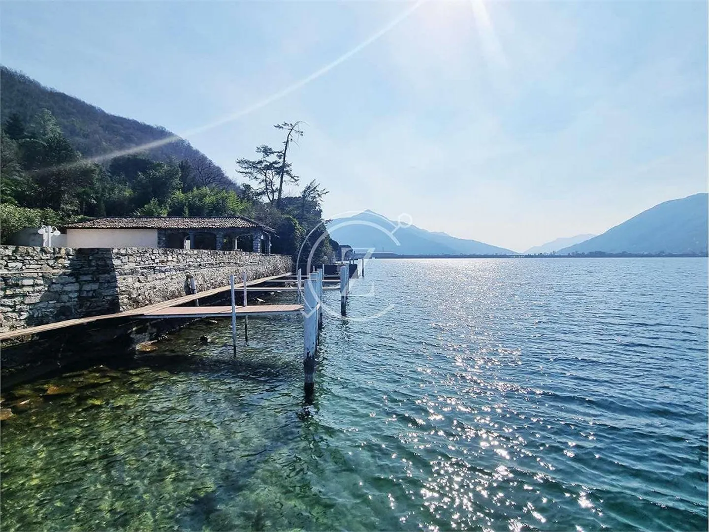 Appartement de vacances 2,5 pièces directement au bord du lac à Bissone - Photo 2 sur 10