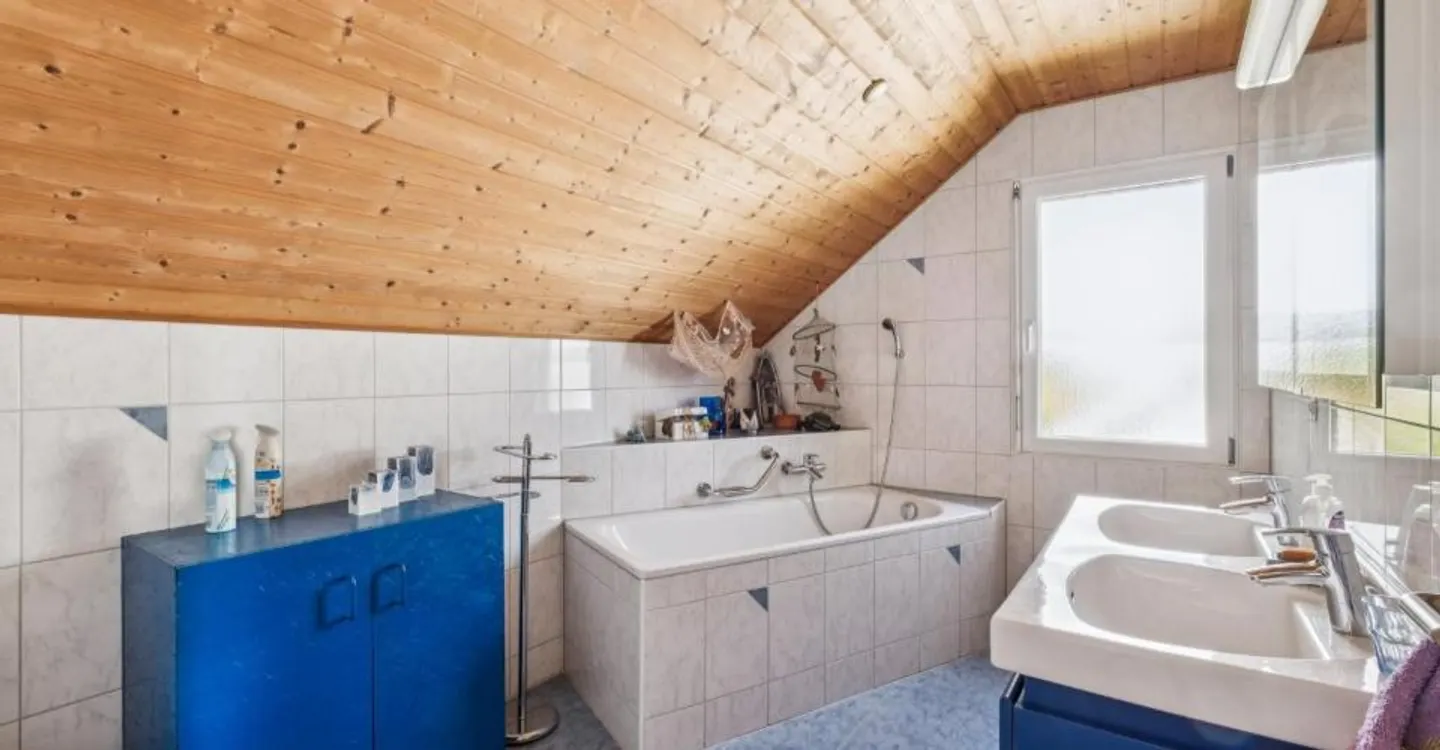 Geräumiges Familienhaus mit Garten - Foto 9 von 13