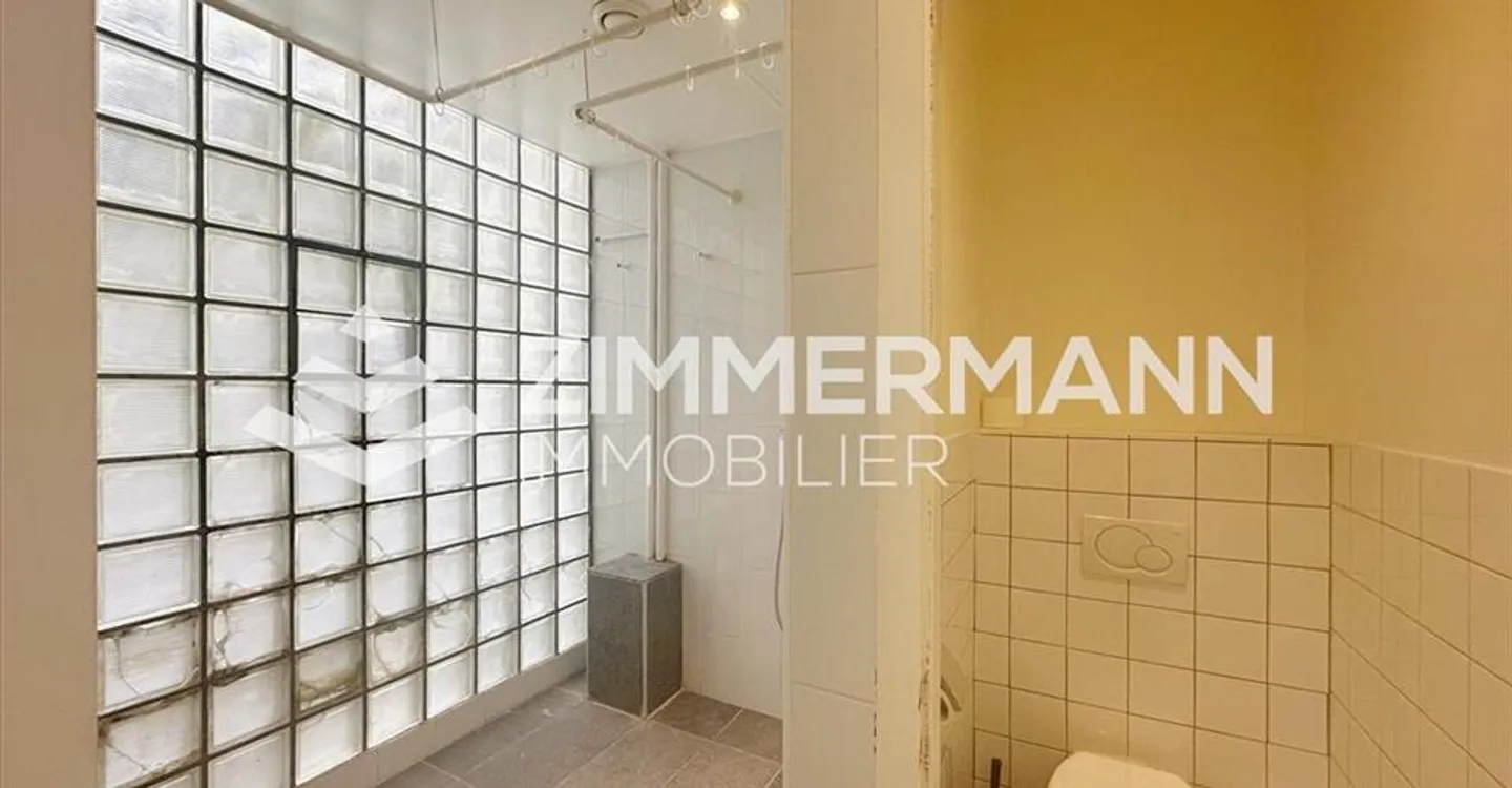 Shop for rent - Photo 1 of 11