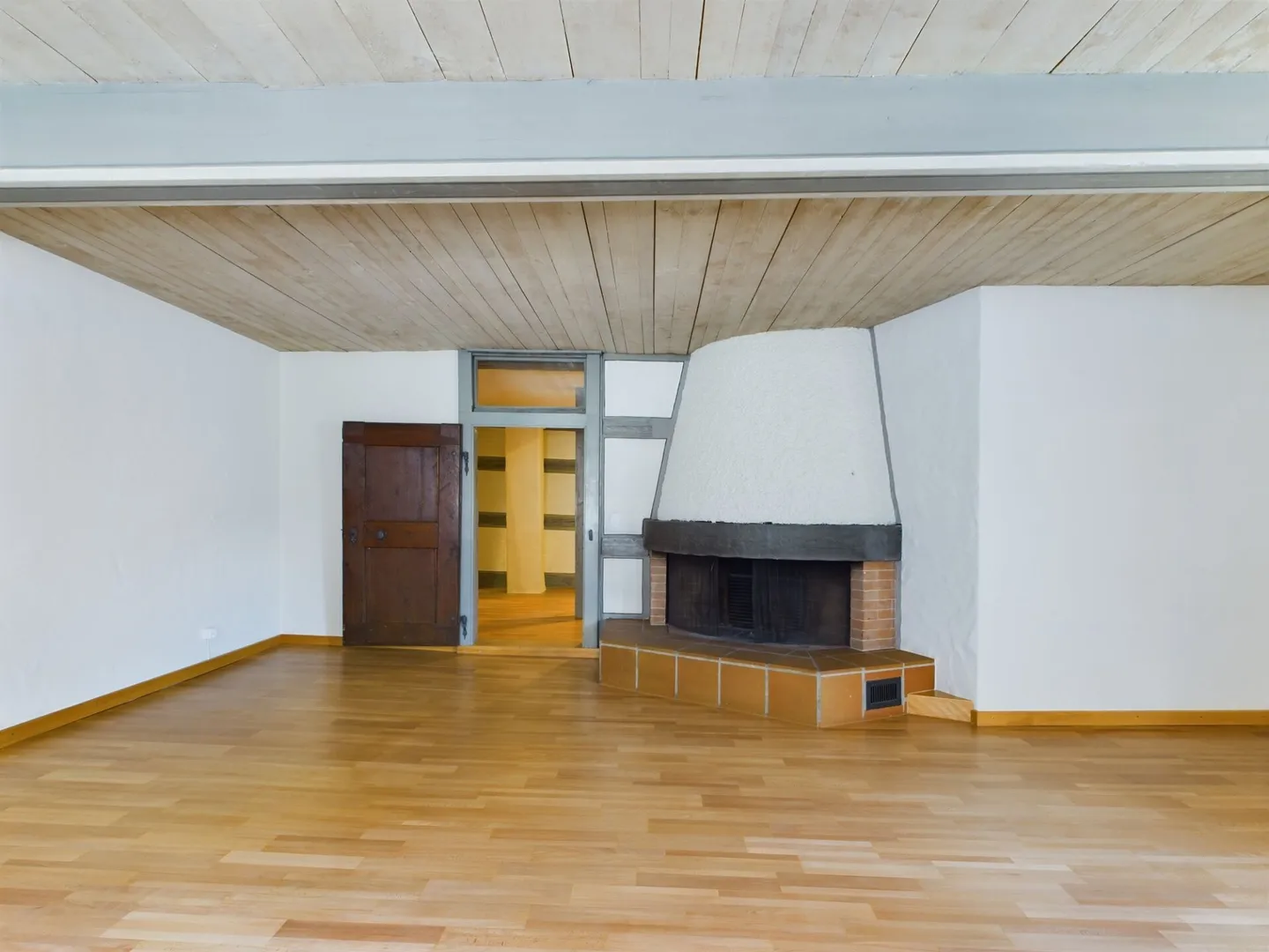 Completely renovated 6.5-room apartment in the city center - Photo 4 of 11