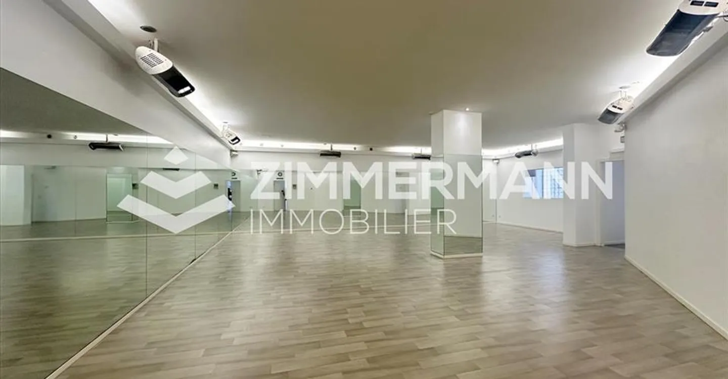 Shop for rent - Photo 2 of 11