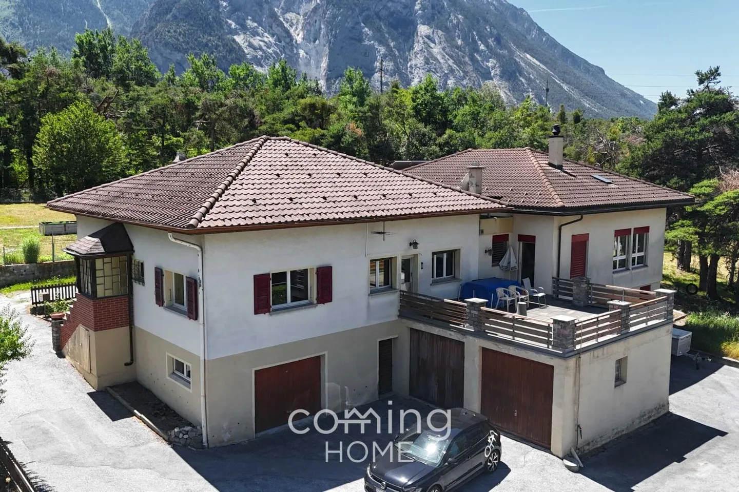 5.5-room detached house in Susten - sunny location, large plot, development potential - Photo 1 of 13