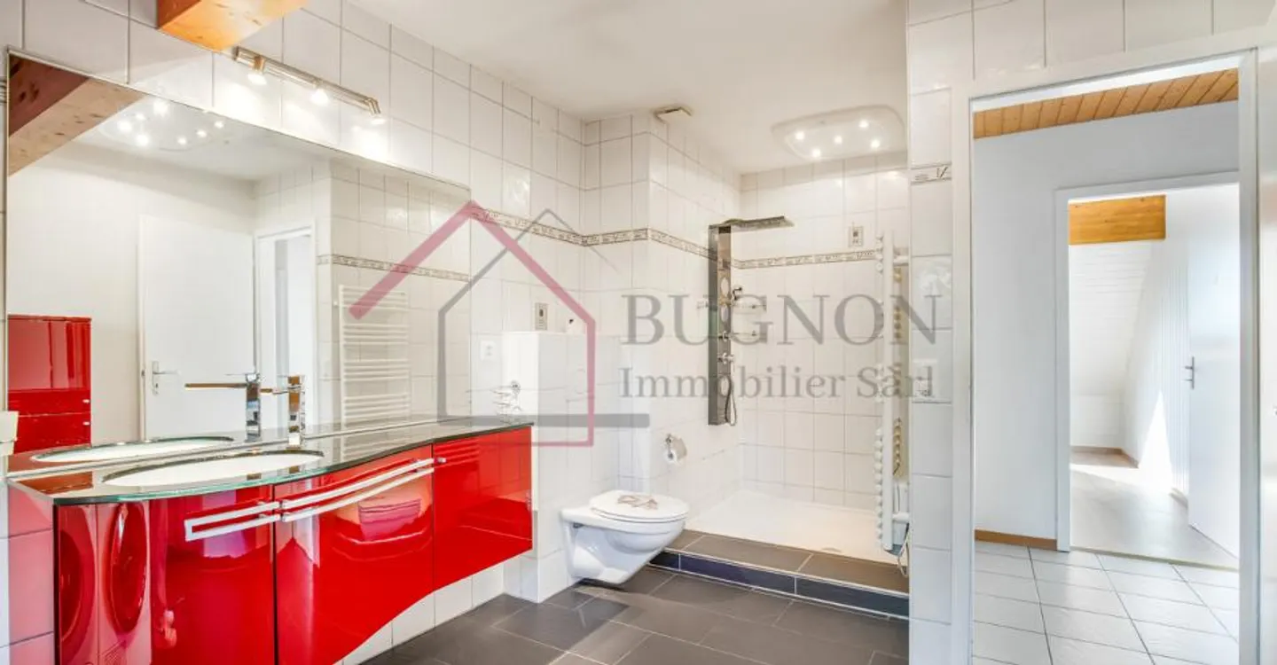 Geräumige 4,5 Zimmer mit privatem Aufzug - Zentrum von Romont - Foto 8 von 12