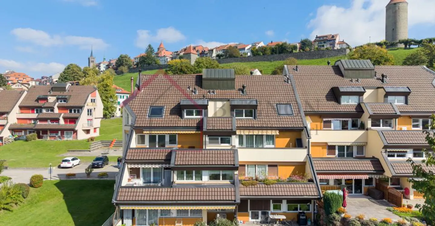 Geräumige 4,5 Zimmer mit privatem Aufzug - Zentrum von Romont - Foto 10 von 12
