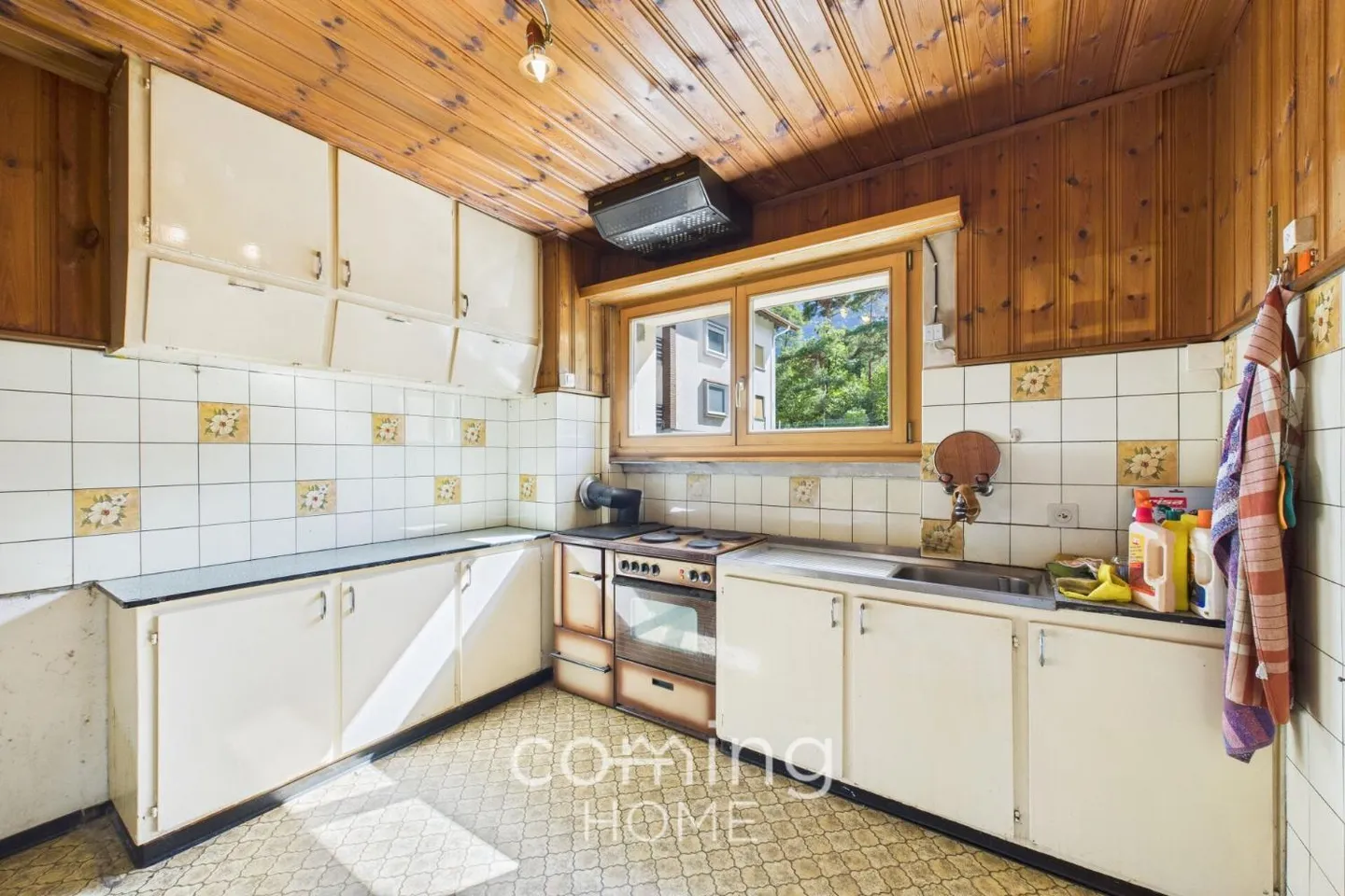 5.5-room detached house in Susten - sunny location, large plot, development potential - Photo 6 of 13