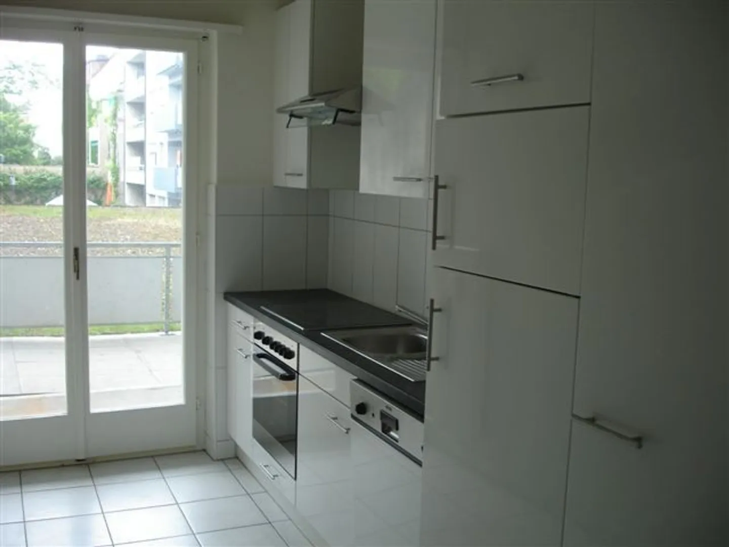 Appartamento moderno con grande terrazza - Foto 1 di 5