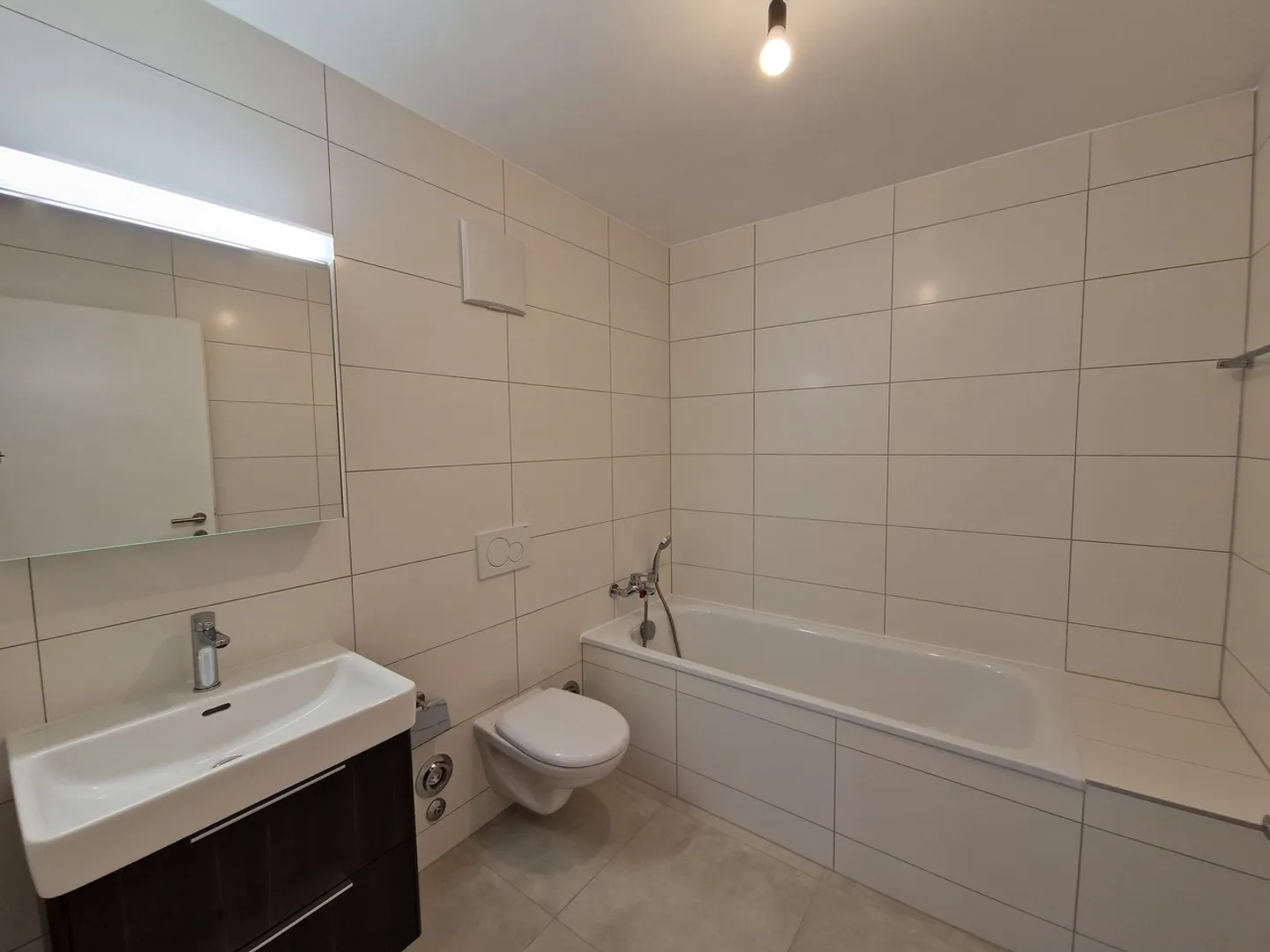 Appartement moderne avec balcon - Photo 5 sur 5