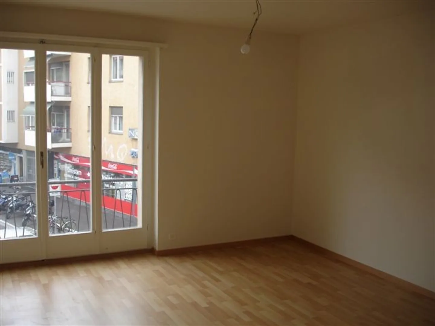 Appartamento moderno con grande terrazza - Foto 2 di 5