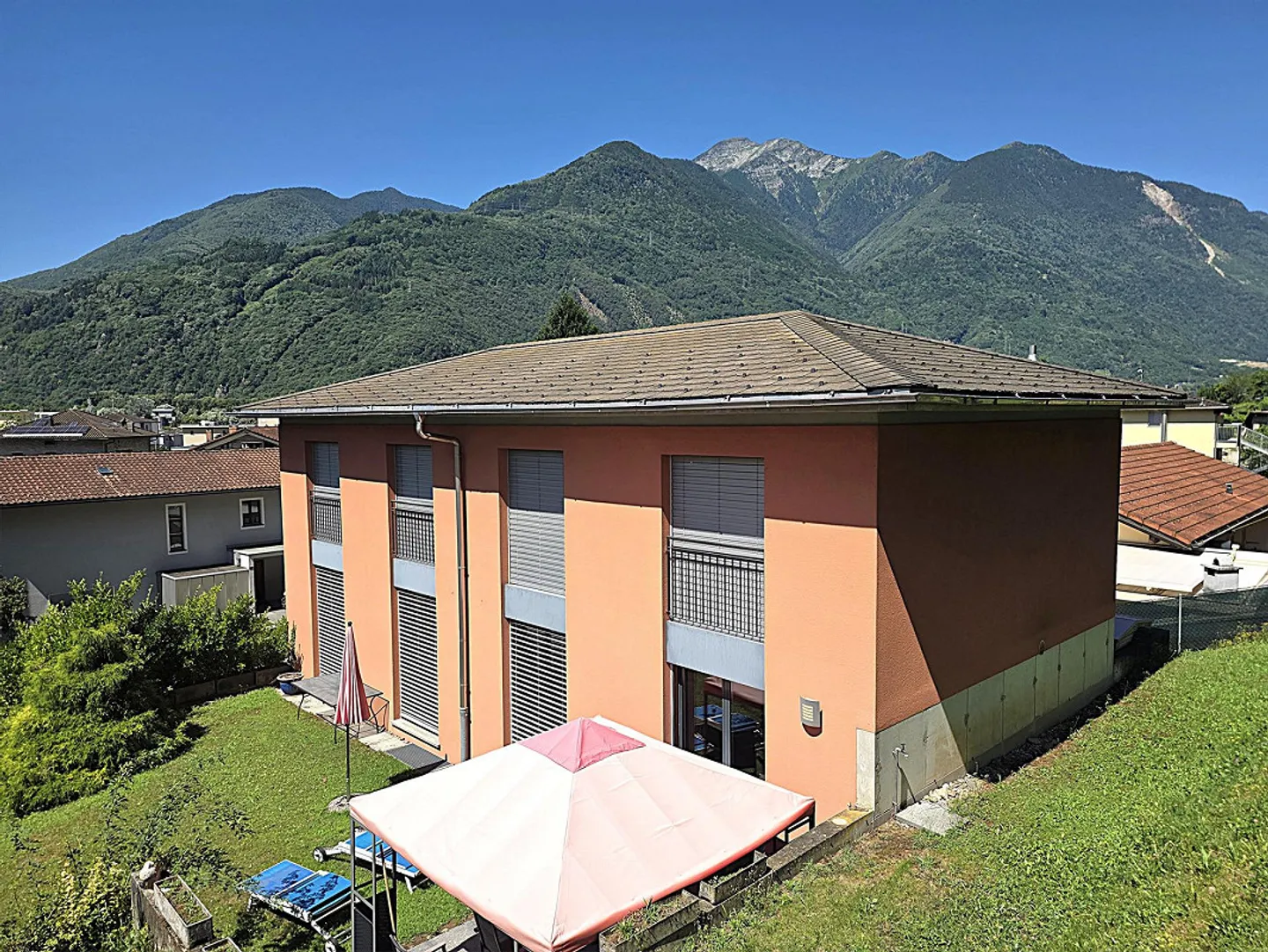 Spacious Single-Family House in Castione - Photo 1 of 20