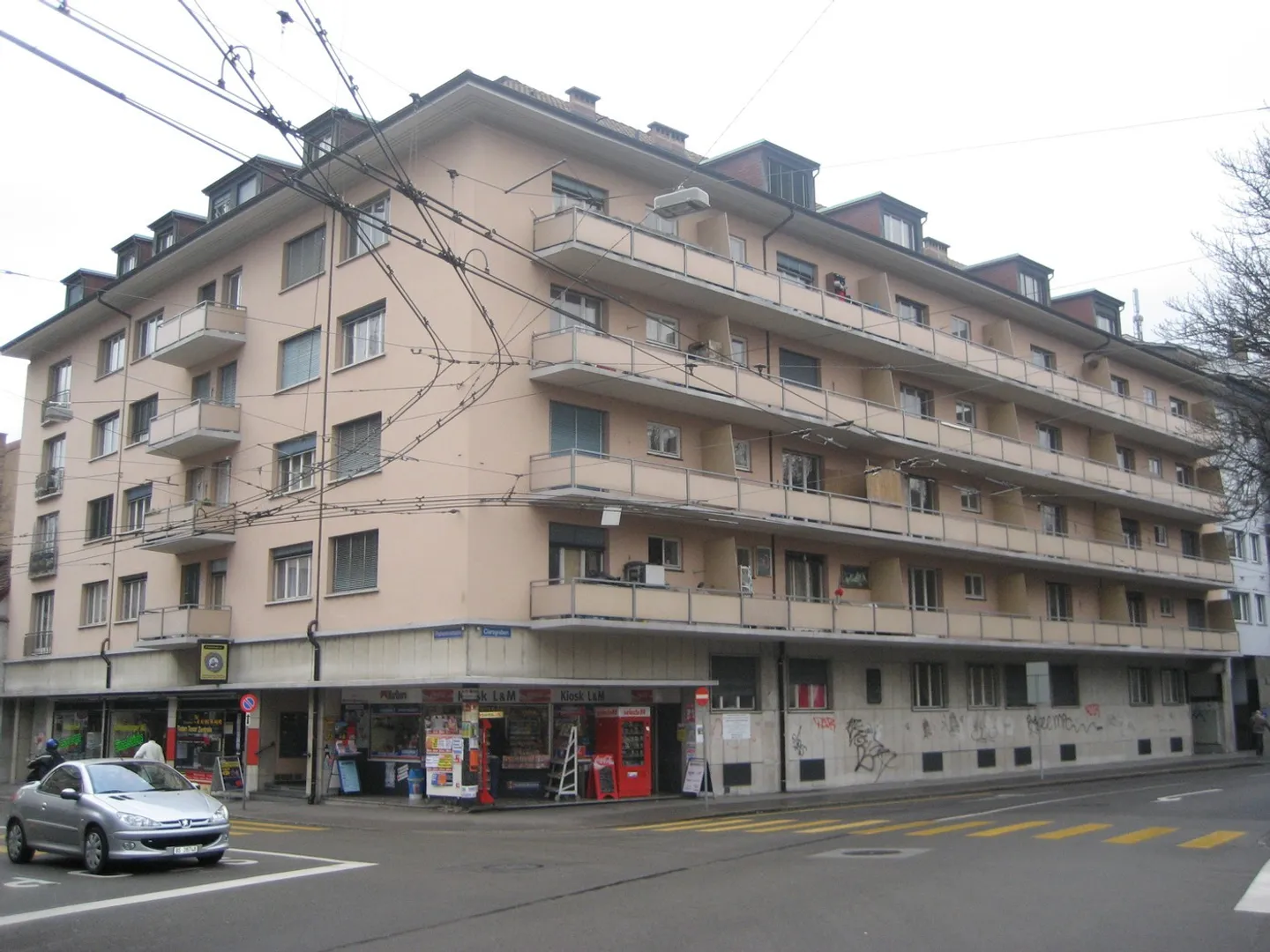 Appartamento moderno con grande terrazza - Foto 5 di 5