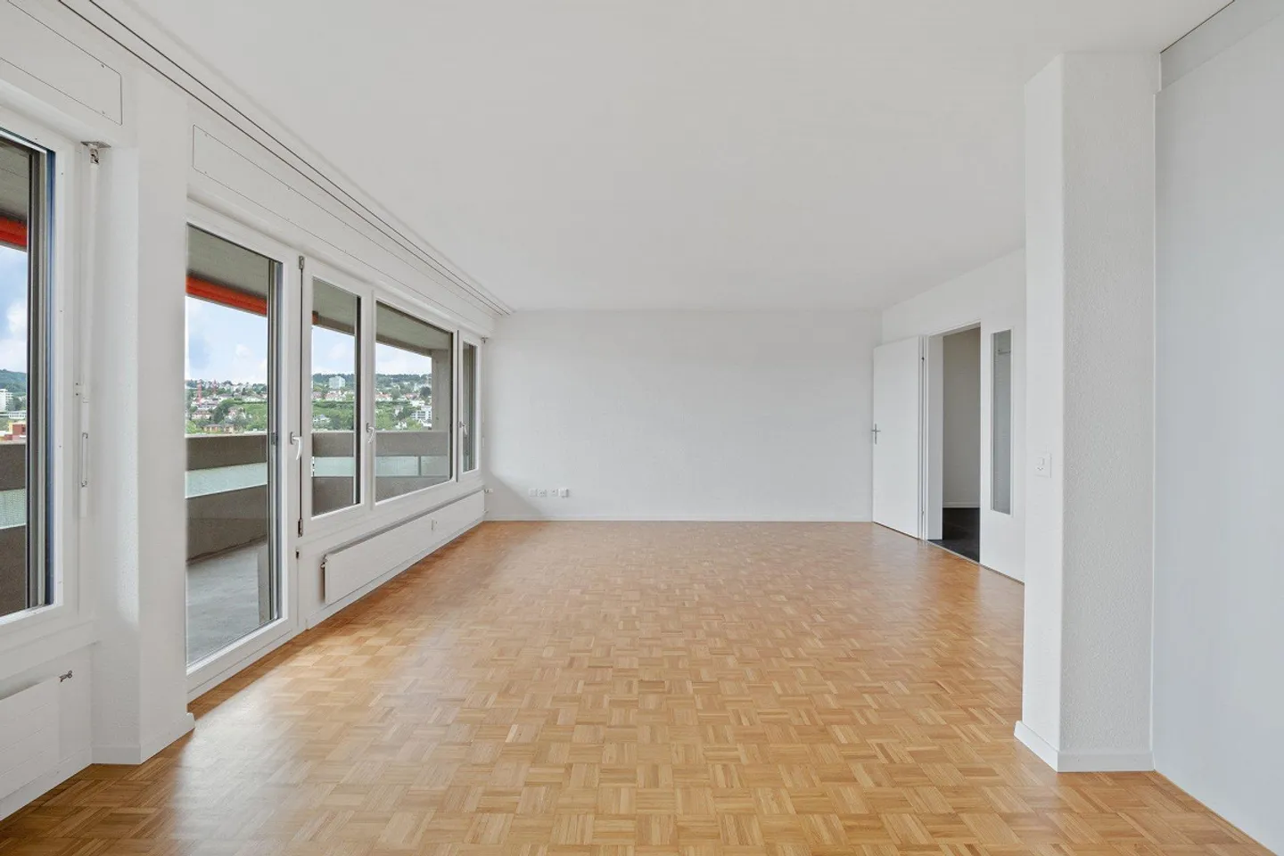 2.5-ZWG im 9. OG, in 8064 Zürich zu vermieten - Foto 3 von 7