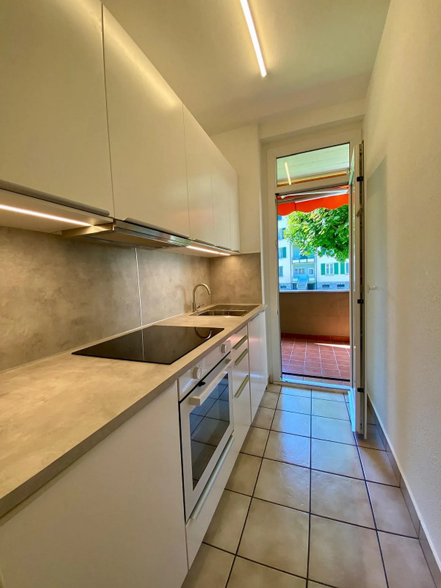 APPARTEMENT DE 3.5 PIÈCES - LUGANO-MOLINO NUOVO - Photo 3 sur 8