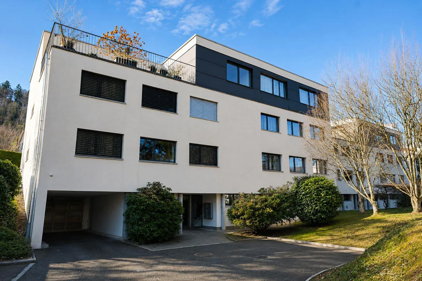 Living close to nature. Zurich very close. - Photo 1 of 11