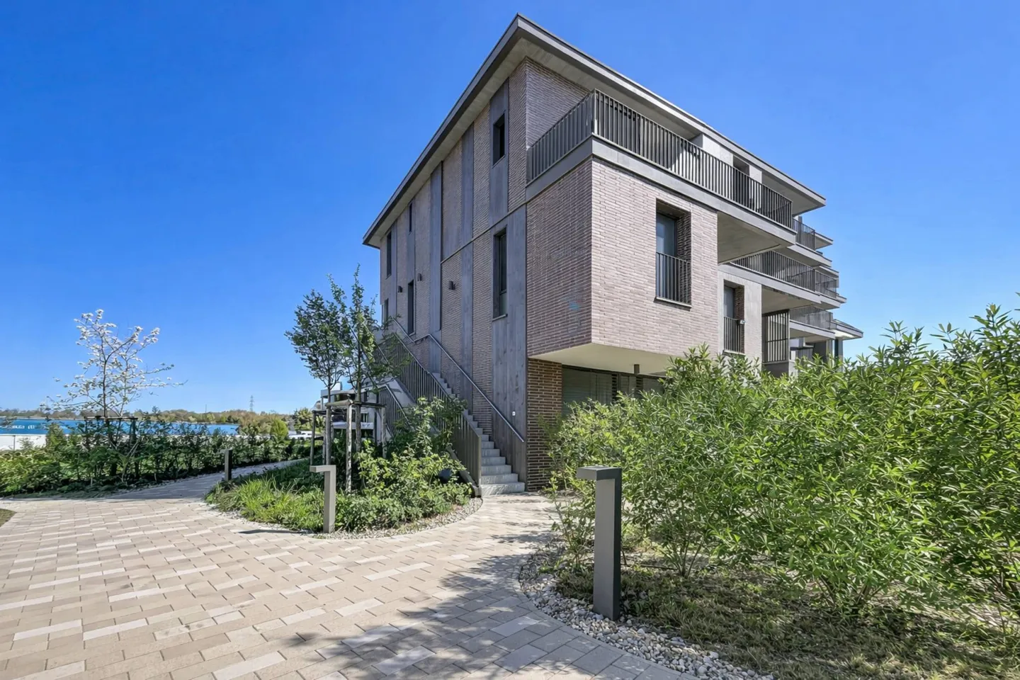 Zeitgenössisches Duplex im Herzen eines preisgekrönten Öko-Viertels - Foto 1 von 13