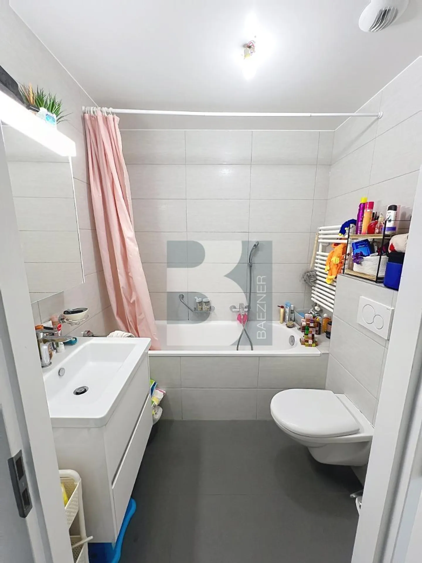 Charmant Appartement 4 Pièces - Photo 3 sur 5