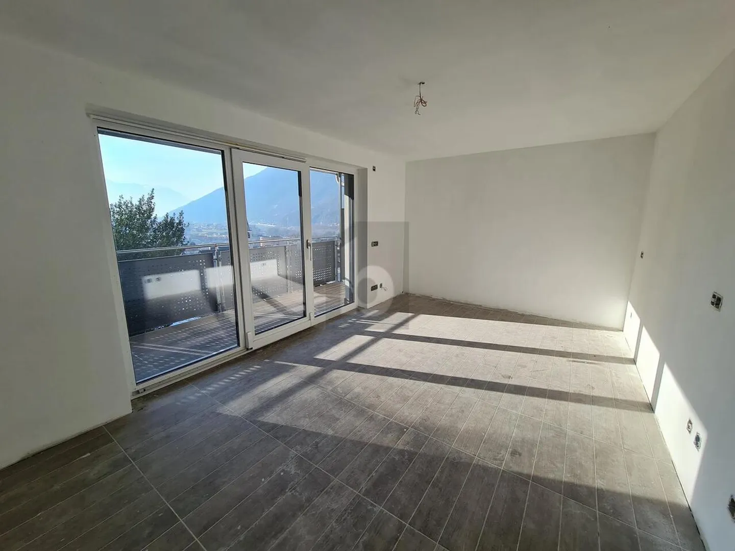 Duplex Elegante ad Arbedo - Foto 3 di 5