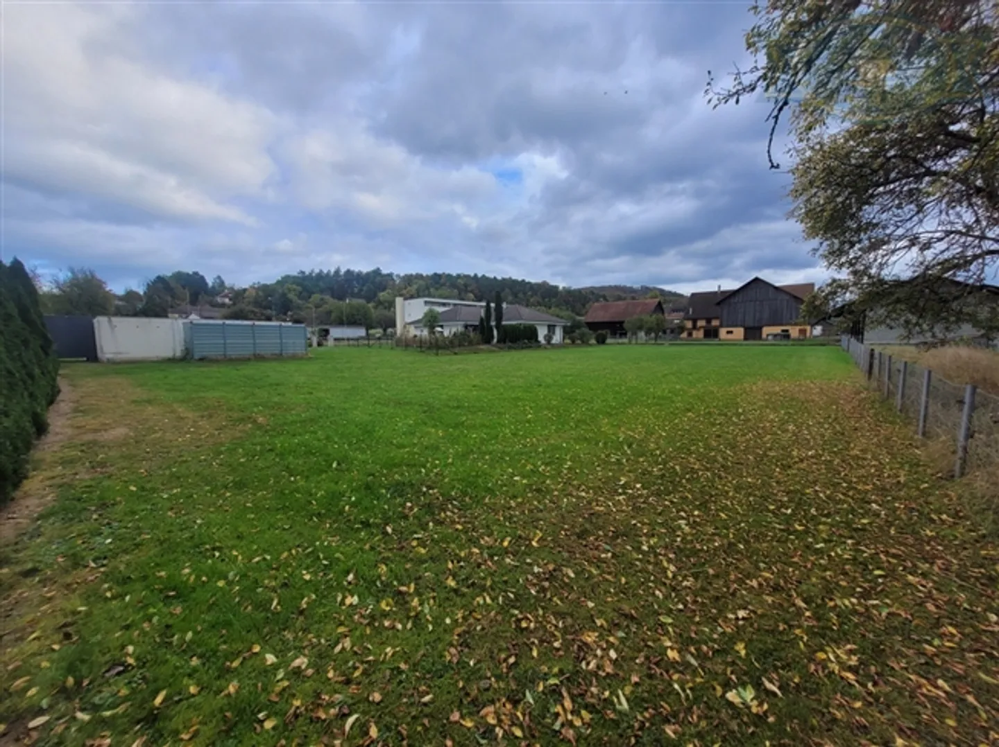 Large Building Plot (divided according to the desired m2 amount) - Photo 3 of 4