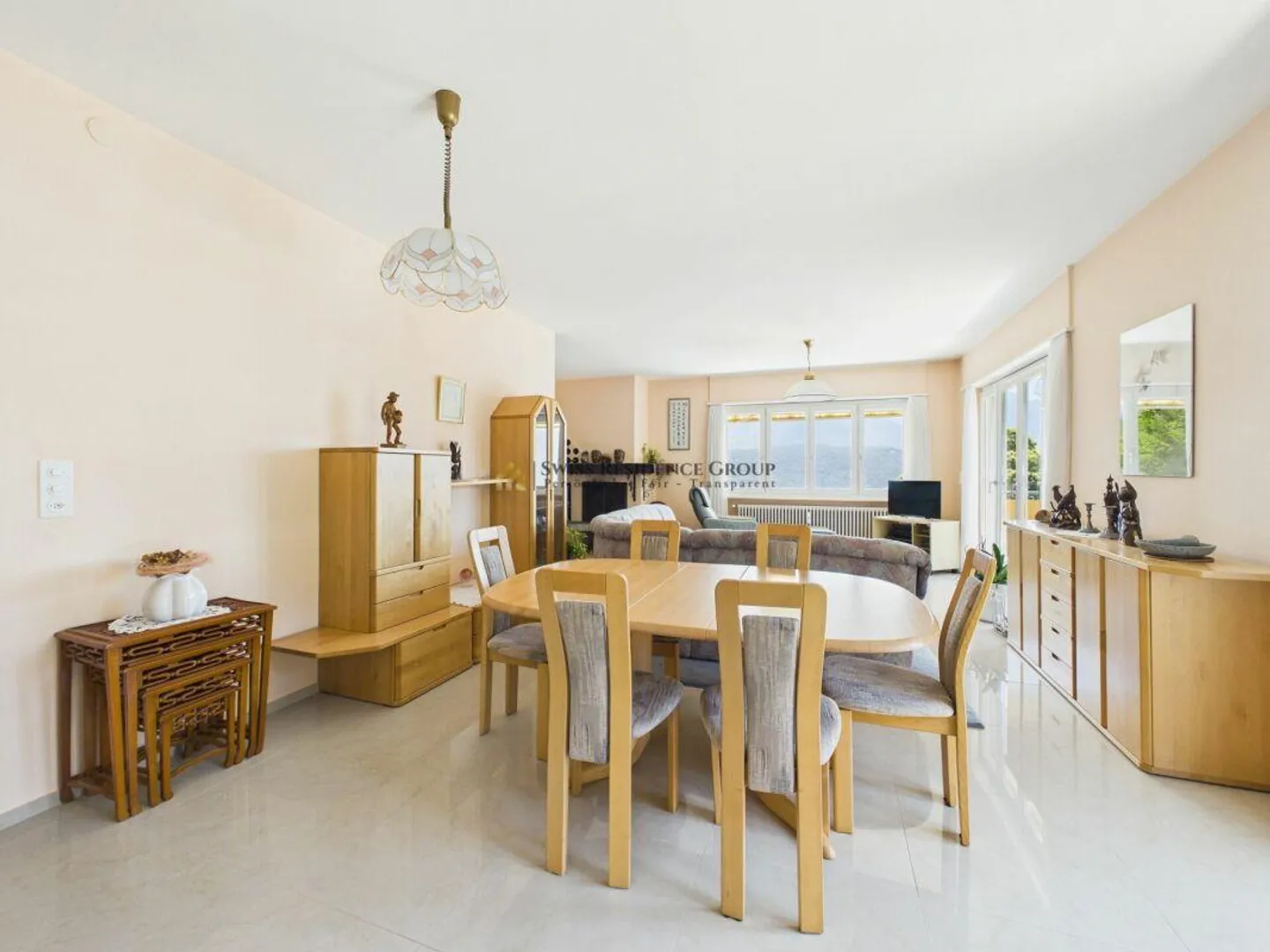 Elegant penthouse with stunning views of Lake Lugano - Photo 4 of 12