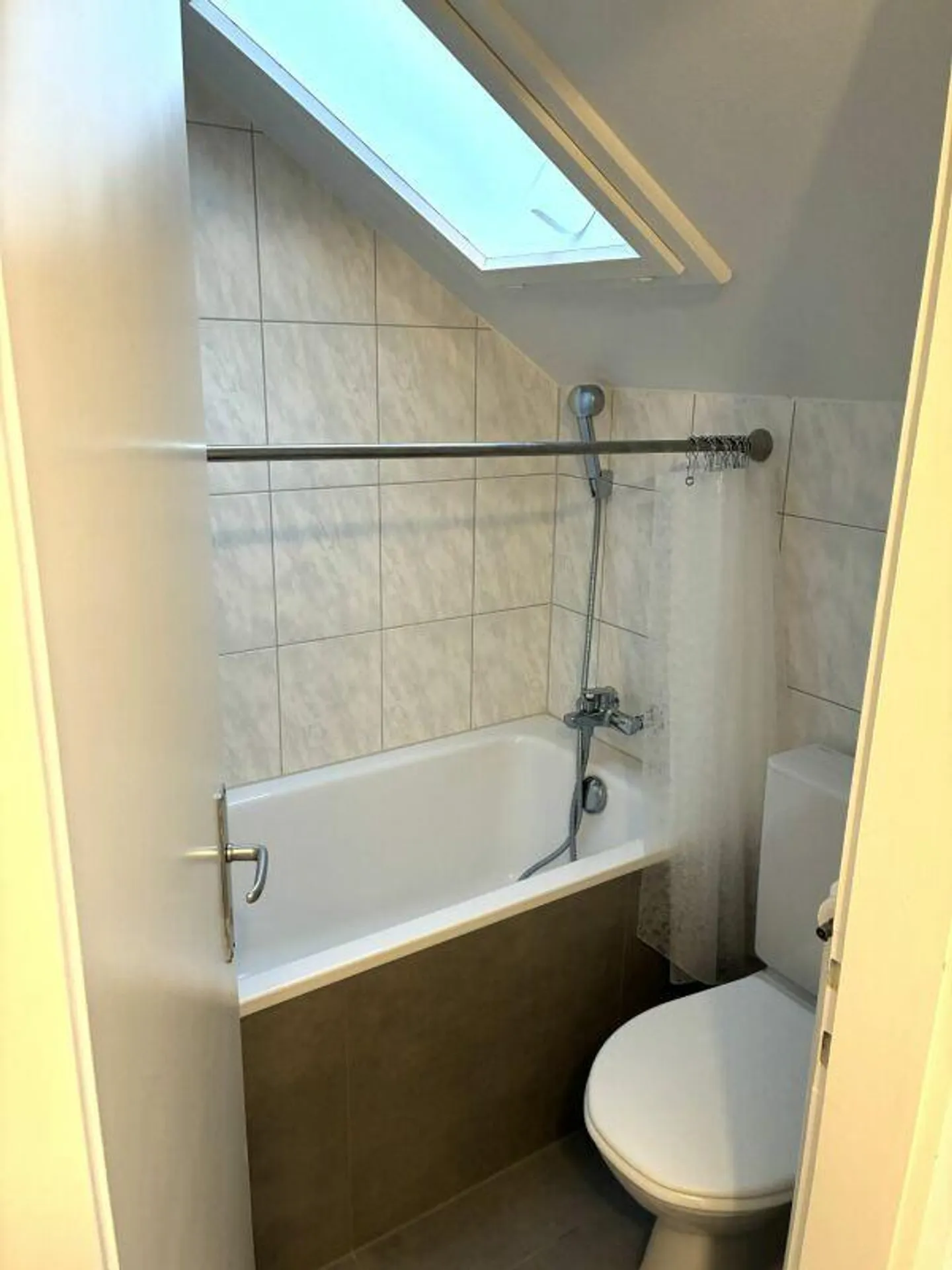 Appartamento mansardato cerca single! - Foto 3 di 6