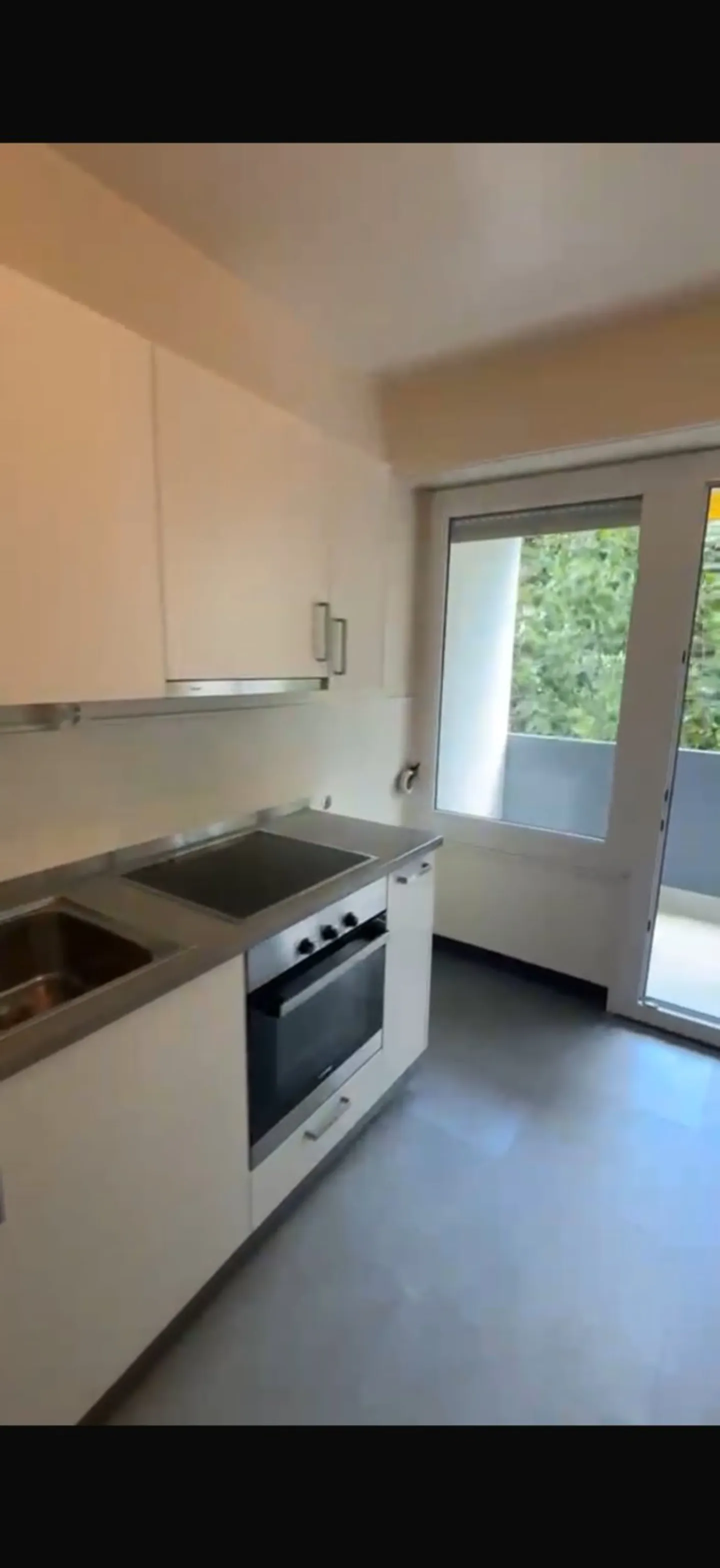 Spacious 6-Room Apartment - Photo 1 of 10