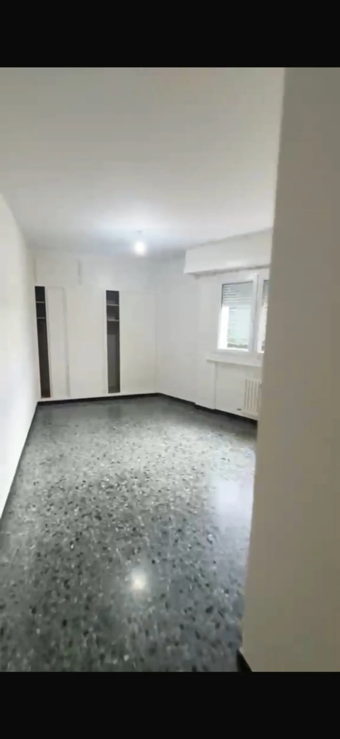 Spacious 6-Room Apartment - Photo 5 of 10
