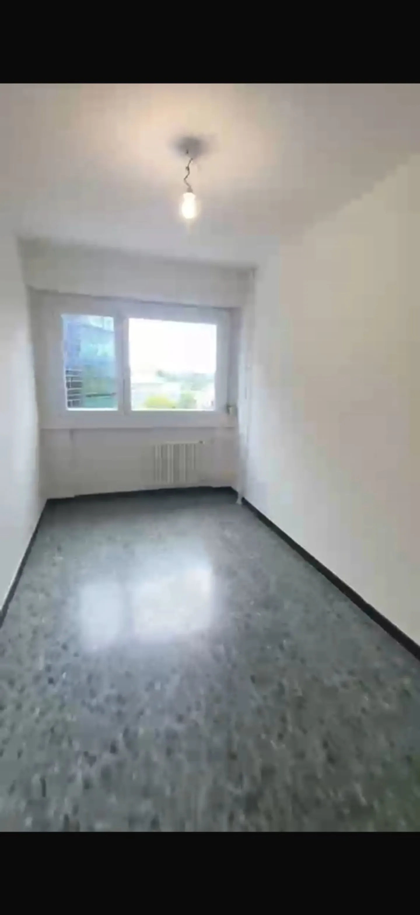 Spacious 6-Room Apartment - Photo 8 of 10