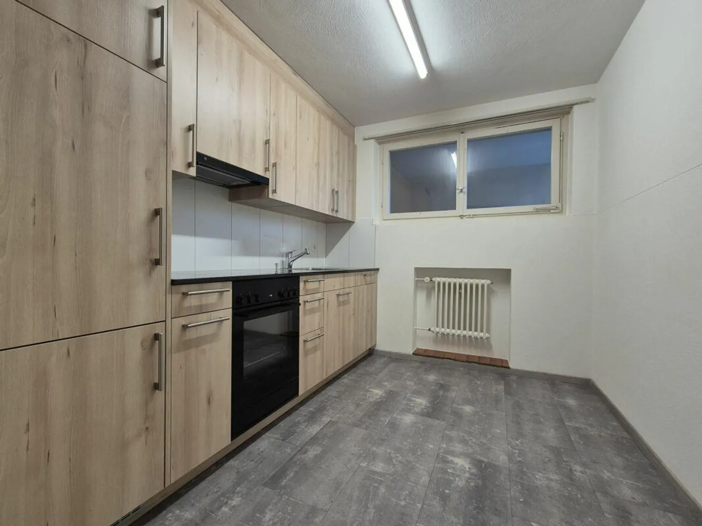 Appartement lumineux et abordable de 4,5 pièces avec balcon - Photo 4 sur 9